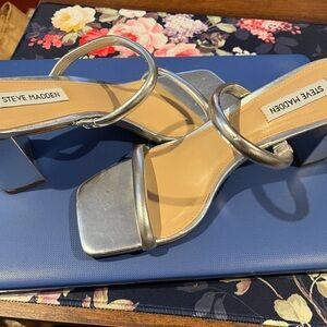 Steve Madden Lilah Metallic Silver Heels 3” - size 8.5M
